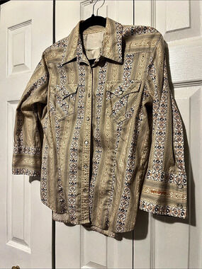 DKNY women’s Patterned Pearl Snap Shirt